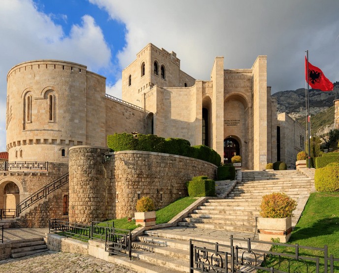 Почивка в Дурас с тръгване от Велико Търново  - снимка 5