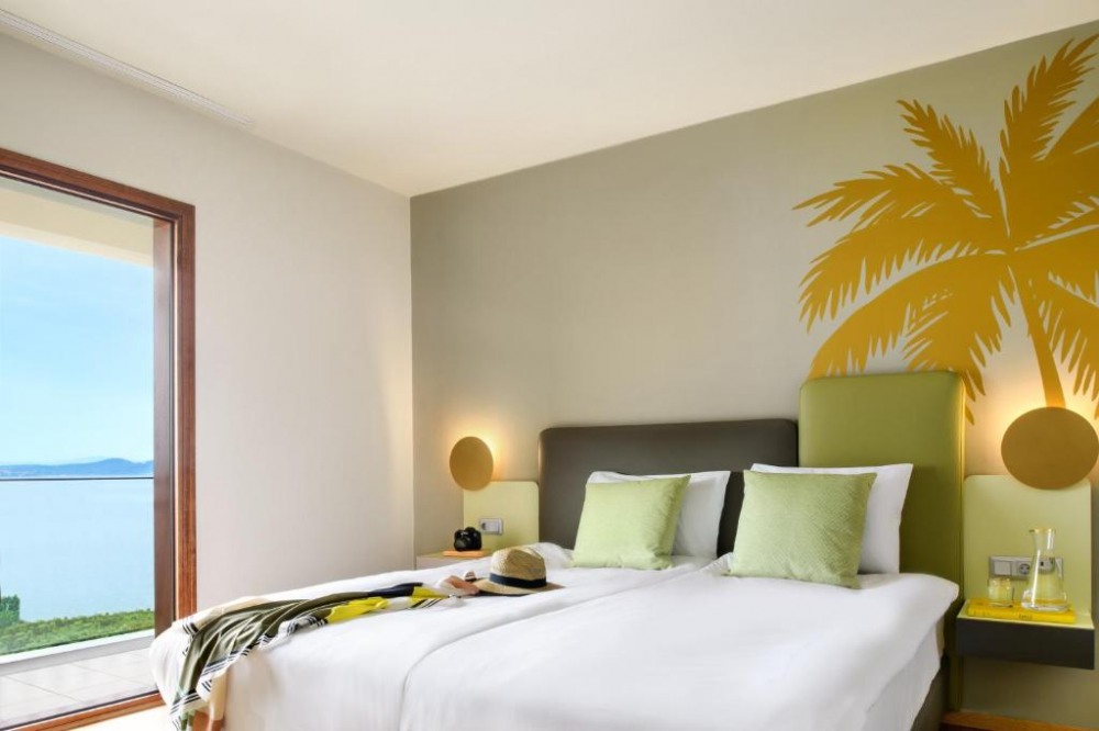 Мини почивка на Халкидики в хотел Akrathos Beach 4* от Велико Търново - снимка 3